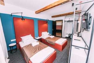 Гостевой дом Atoneli Apartment hotel Тбилиси Двухместный номер с 2 отдельными кроватями и балконом-6