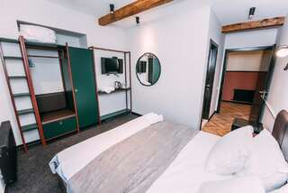 Гостевой дом Atoneli Apartment hotel Тбилиси Двухместный номер с 1 кроватью и балконом-5